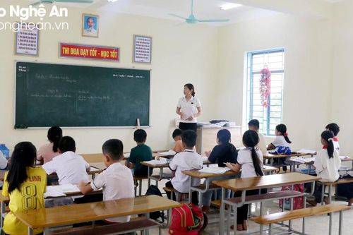 Hơn 130 học sinh ở Trường Tiểu học Ngọc Sơn (Thanh Chương) đã đi học trở lại