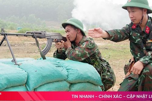 Diễn tập bắn đạn thật cho trung đội bộ binh ở Hà Tĩnh