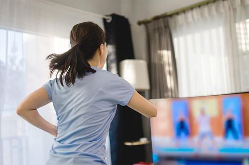 Tập thể dục với cường độ nặng mỗi ngày, HLV Aerobic nhập viện vì vỡ nang buồng trứng