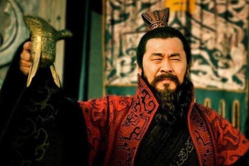 Tại sao Tào Tháo muốn làm Hoàng đế, được sự ủng hộ của văn võ bá quan nhưng lại không dám ra tay?