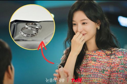 Dân mạng phát cuồng săn lùng nhẫn cầu hôn đắt đỏ và lấp lánh trong Nữ Hoàng Nước Mắt