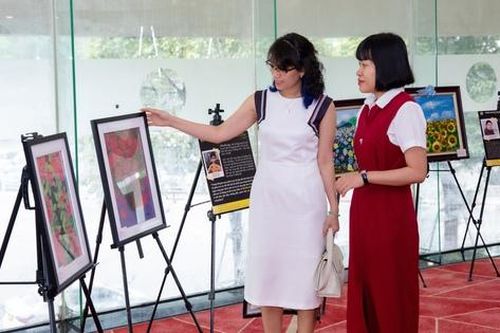 'Tháng Tư hy vọng' - thắp sáng ước mơ hội họa cho trẻ tự kỷ