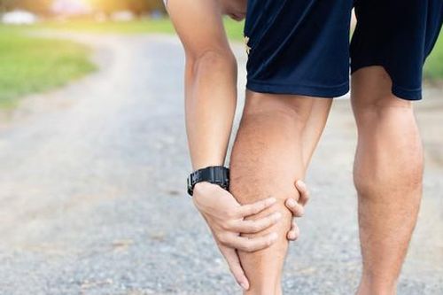 Đi bộ một đoạn lại tập tễnh: Triệu chứng cảnh báo nguy cơ xơ vữa động mạch