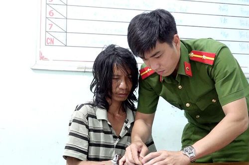 Công an An Giang tạm giữ hình sự đối tượng giết người