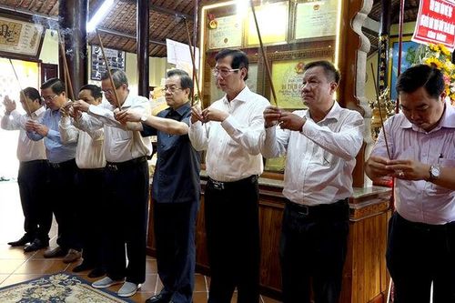 Tỉnh ủy, HĐND, UBND, UBMTTQVN tỉnh An Giang dâng hương Danh Thần Thoại Ngọc Hầu