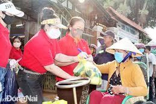 Từng bước giúp người khuyết tật sống độc lập