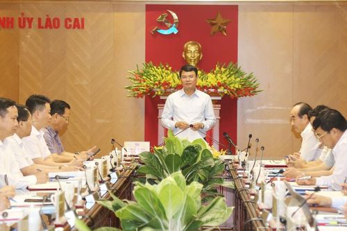 Tiếp tục quan tâm, tạo điều kiện thuận lợi nhất để huyện Si Ma Cai hoàn thành tốt nhiệm vụ được giao