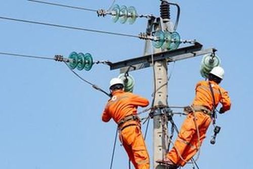 Đảm bảo cấp điện dịp Giỗ tổ Hùng Vương, lễ 30/4 và 1/5