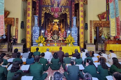 Hà Nội: Câu lạc bộ Cựu chiến binh Phật tử cầu nguyện quốc thái dân an