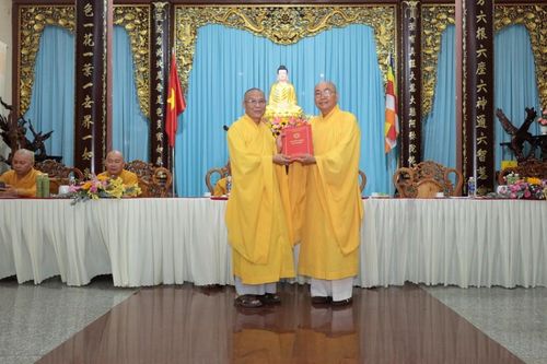 Bình Thuận: Trao quyết định bổ nhiệm Hiệu trưởng Trường Trung cấp Phật học tỉnh