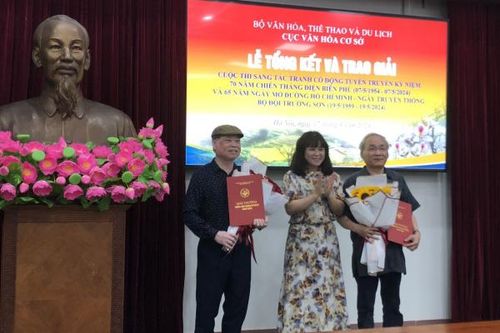 Trao giải thưởng sáng tác tranh cổ động về Điện Biên Phủ và đường Trường Sơn