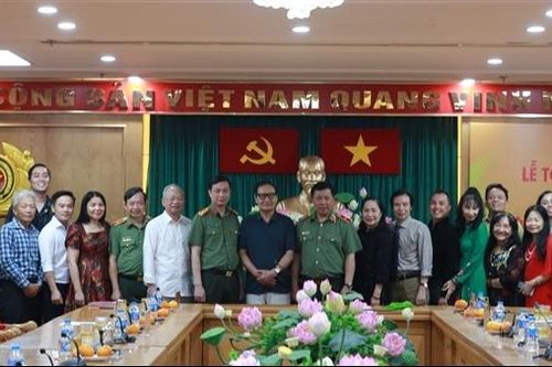 Trao giải sáng tác kịch bản sân khấu về chủ đề 'Vì an ninh tổ quốc và bình yên cuộc sống'