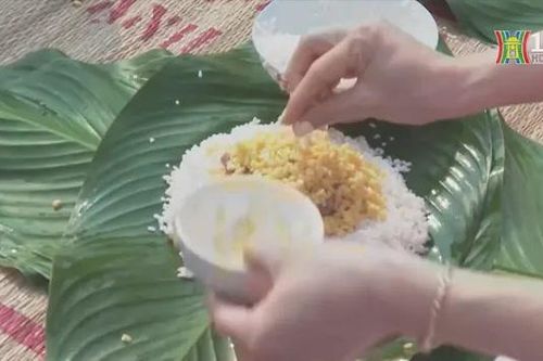 Thi gói bánh chưng, giã bánh giầy dịp Giỗ Tổ