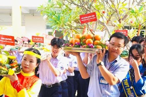 TP Hồ Chí Minh: Nhiều hoạt động tưởng nhớ công lao các vua Hùng trong trường học