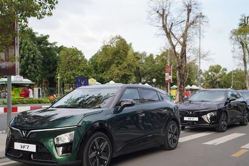 Xe xanh ra đường ngày càng nhiều tại Việt Nam