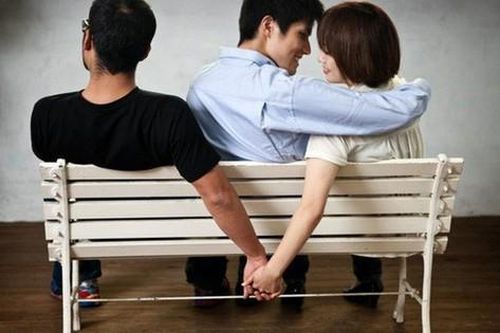 Phụ nữ ngoại tình, lỗi một phần do… đàn ông