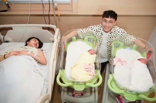 Ginô Tống – Kim Chi rạng ngời đón hai con đầu lòng