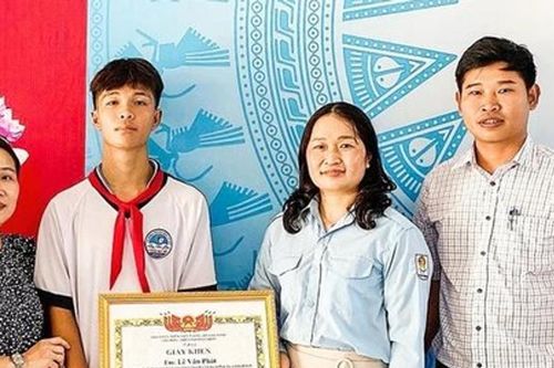Bình Định: Tặng giấy khen cho nam sinh dũng cảm cứu người đuối nước