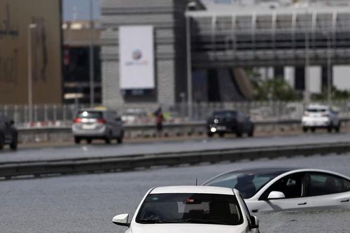 Hình ảnh chưa từng thấy trong 75 năm tại 'thành phố sa mạc' Dubai