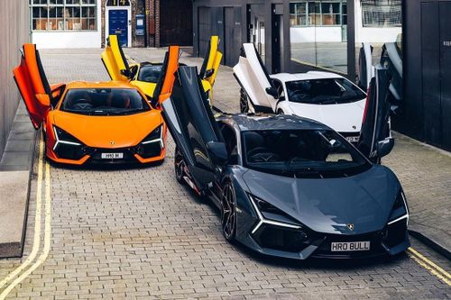 4 siêu xe Lamborghini Revuelto cùng xuất hiện tại London