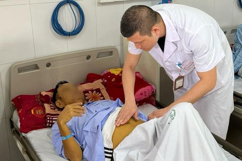 Nhiễm độc, suy gan vì tự uống thuốc lạ