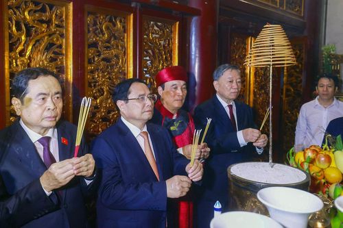 Thủ tướng Phạm Minh Chính dâng hương Giỗ Tổ Hùng Vương