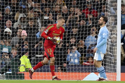 Đừng trách Bernardo Silva hời hợt, hãy khen Lunin dũng cảm