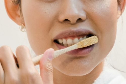 Cách tẩy trắng răng tại nhà tốt nhất