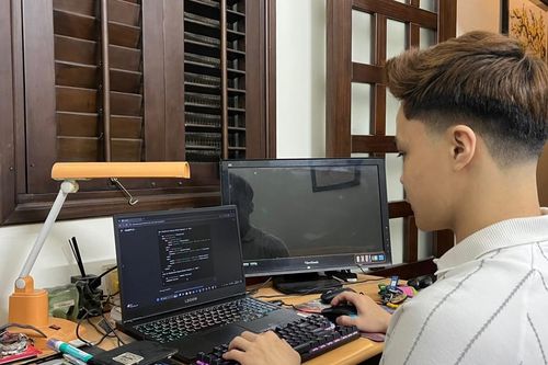 Giới trẻ và cuộc chạy đua với AI