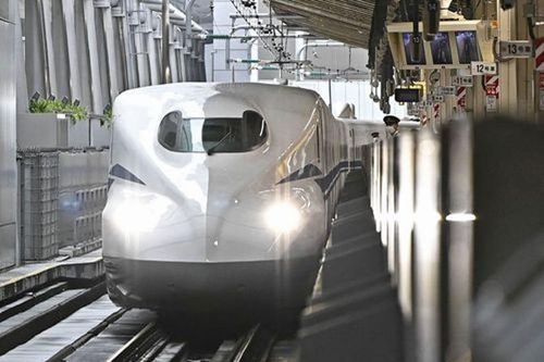 'Vị khách' không mời gây chậm trễ hiếm thấy trên tàu cao tốc Nhật Bản