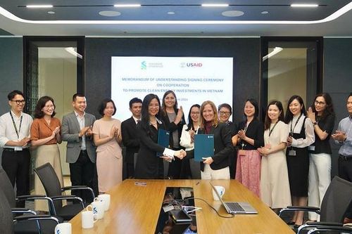 Standard Chartered Việt Nam và Hoa Kỳ hợp tác thúc đẩy đầu tư vào năng lượng sạch tại Việt Nam