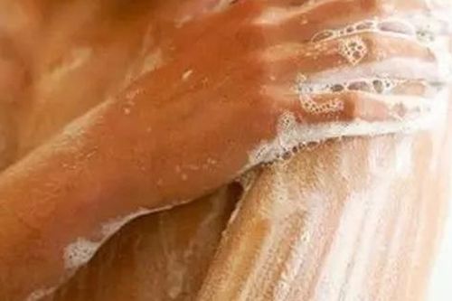 Thu hồi toàn quốc lô sữa tắm không đạt chất lượng