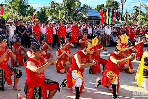 Cà Mau thành kính, dâng hương ngày Giỗ Tổ
