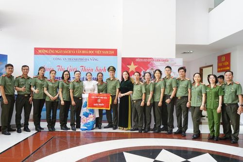 Thi giới thiệu sách và phát động phong trào 'Tuần lễ đọc sách' trong Công an TP Đà Nẵng