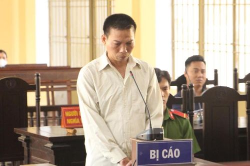 Níu tình bằng… dao!