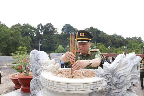 Bộ trưởng Bộ Công an Tô Lâm thăm, làm việc tại tỉnh Tây Ninh