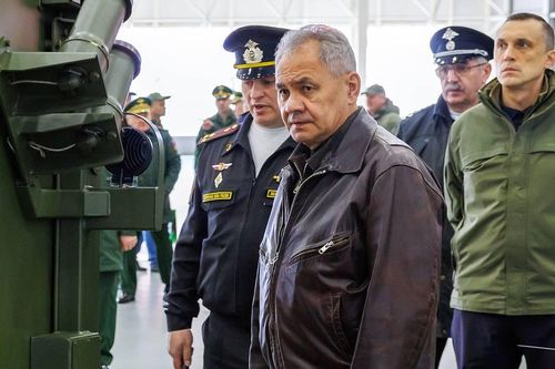 Video Bộ trưởng Shoigu xem loạt vũ khí đầy hứa hẹn và ra chỉ thị