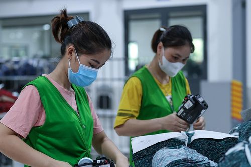 Đi làm ngày Giỗ Tổ Hùng Vương, nghỉ lễ 30/4 - 1/5, lương thưởng tính thế nào?