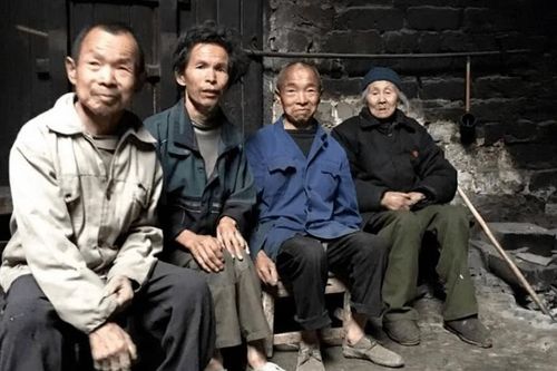 Cụ bà 92 tuổi trước khi chết vẫn cố chuẩn bị thức ăn cho 3 người con thiểu năng