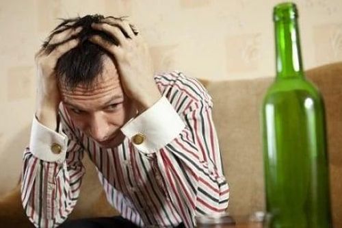 Bị rối loạn tâm thần vì loại đồ uống khó bỏ