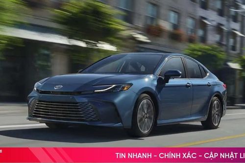 Toyota Camry 2025 chốt giá khởi điểm từ 29.495 USD