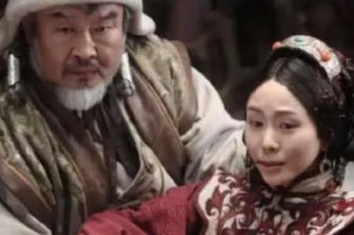 Thành Cát Tư Hãn có một sở thích đặc biệt, phụ nữ thời xưa đau khổ tột cùng, nhưng ngày nay thì đó là chuyện bình thường!