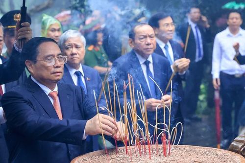 Thủ tướng Phạm Minh Chính dâng hương tưởng niệm các Vua Hùng