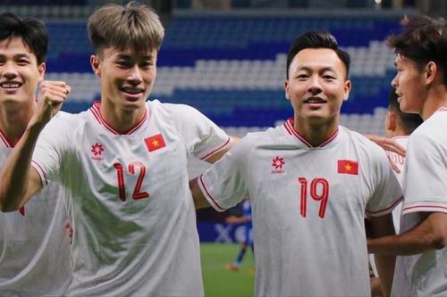 U23 Việt Nam thắng dễ nhờ hai sai lầm của thủ môn Kuwait