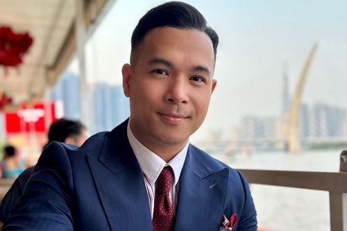Nam diễn viên bị bạn gái hủy hôn phút chót, nay vướng nghi vấn hẹn hò với loạt mỹ nhân Vbiz