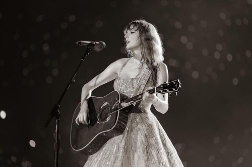 Dự đoán về doanh số album mới của Taylor Swift: 'Rất lớn, vô cùng lớn'