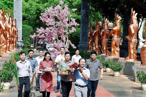 Tự hào đất Tổ