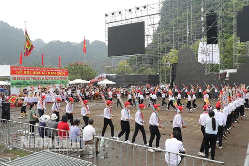 Hấp dẫn các trò chơi dân gian tại Lễ hội Hoa Lư năm 2024
