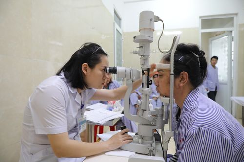Nâng cao chất lượng khám và điều trị các bệnh về mắt cho người dân
