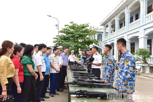 Đoàn công tác Ban Dân vận Tỉnh ủy thăm, làm việc tại Lữ đoàn 147